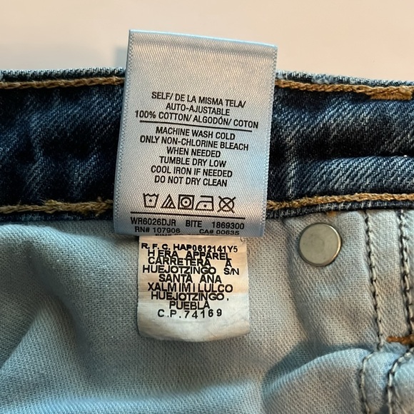 Hudson Jeans Cara Classic Short High Rise Size 24 - Picture 10 of 12